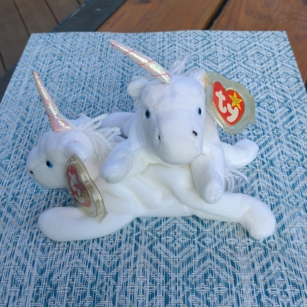 TY MYSTIC Beanie Baby Mystic the Unicorn Iridescent Horn Collectibles BD 5-21-94